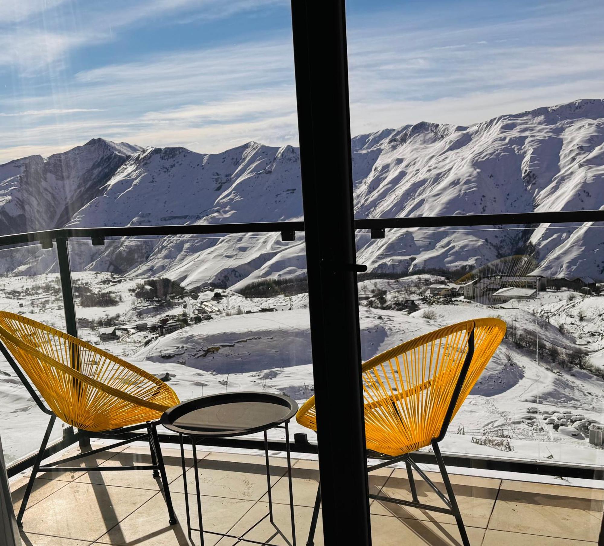 Twins Apartment Deluxe, New Gudauri Exteriör bild